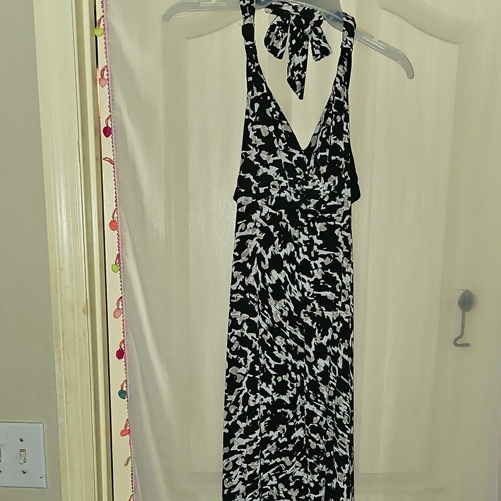 EUC Dana Buchman Black and White Halter Sundress